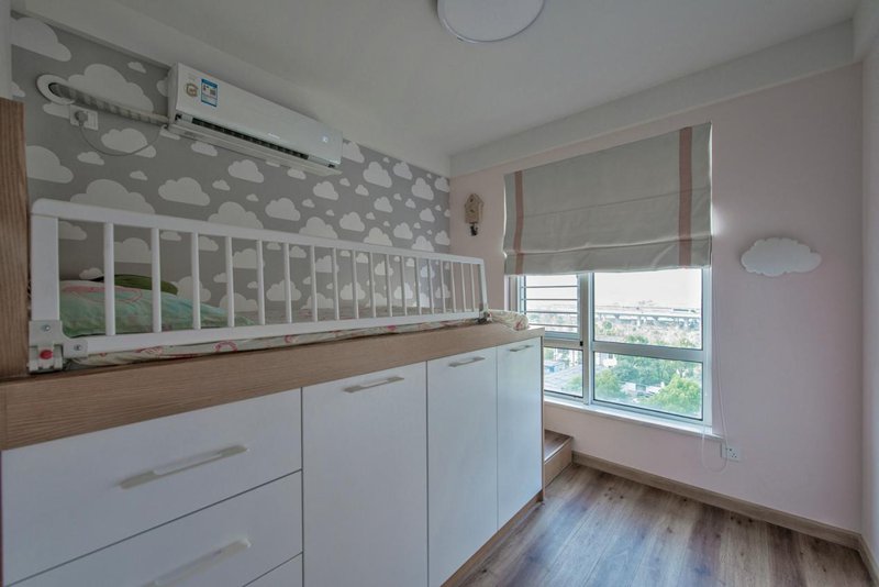 85㎡簡約原木住宅，扔掉傳統笨重沙發，客廳還可以這樣設計