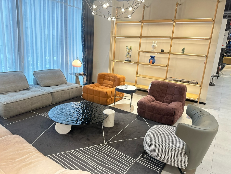 小陽臺大變身！5㎡空間如何實現洗衣區+休閑角+綠植園三合一？